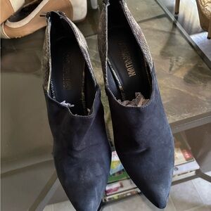 Vince Camuto Black and Gray Ankle Boots Sleek Design